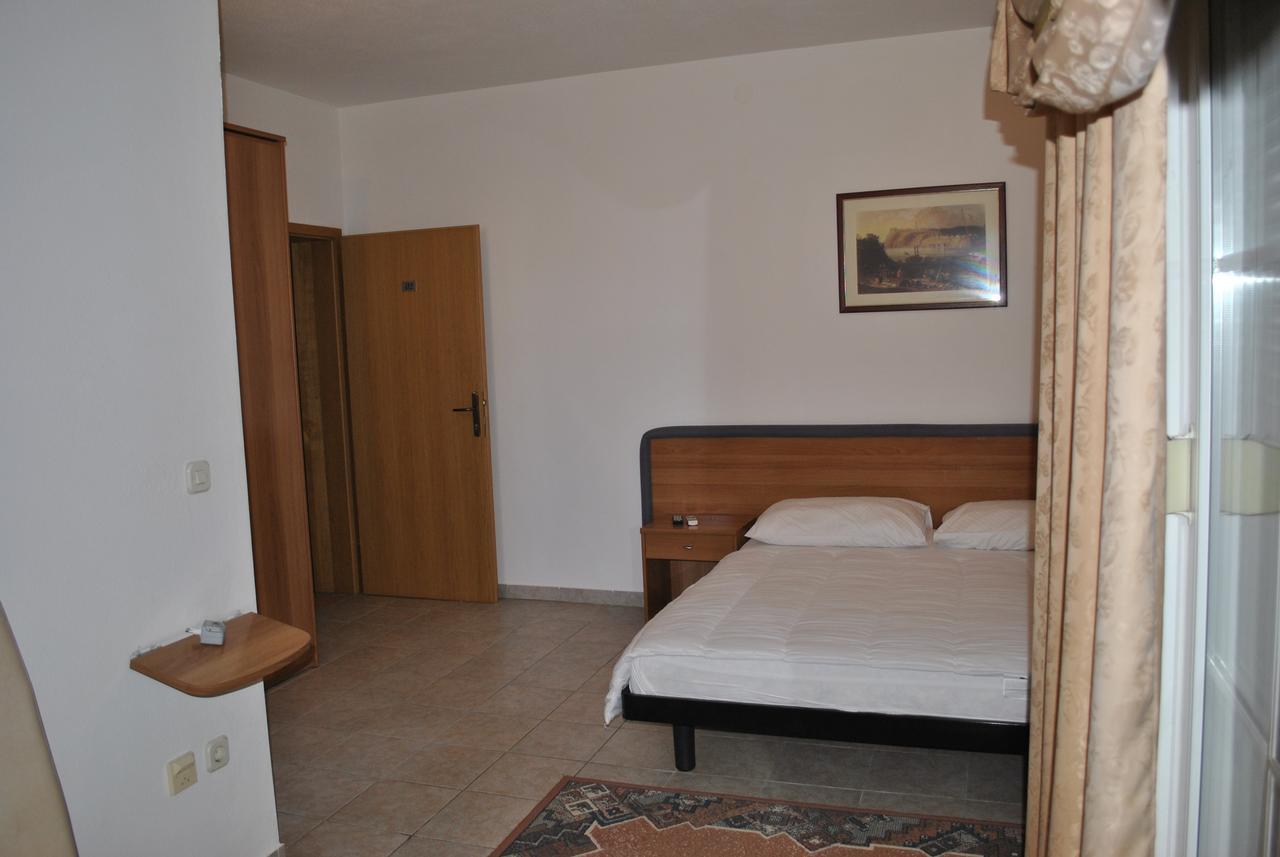 Bed and Breakfast Promenade Медулин Экстерьер фото