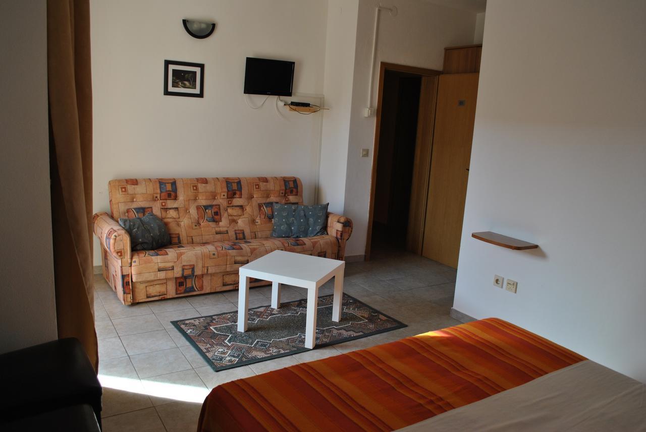 Bed and Breakfast Promenade Медулин Экстерьер фото