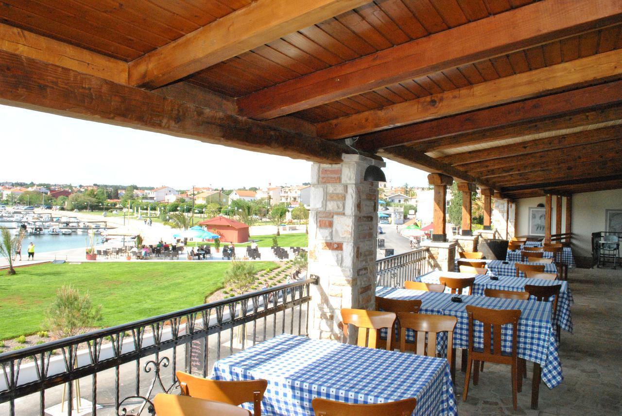 Bed and Breakfast Promenade Медулин Экстерьер фото
